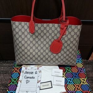 REVERSIBLE GG MEDIUM LEATHER TOTE💖.   **S O L D**